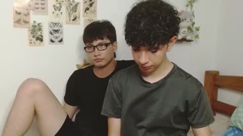 Snapshot of cuddly_and_jinx chatting on March 2, 4:36 pm cuddly_and_jinx online show from March 2, 4:36 pm