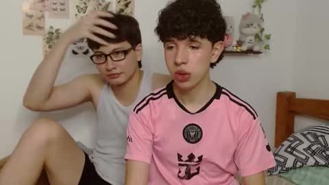 Snapshot of cuddly_and_jinx chatting on March 4, 7:31 pm cuddly_and_jinx online show from March 4, 7:31 pm