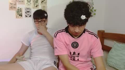 Snapshot of cuddly_and_jinx chatting on March 8, 8:01 pm cuddly_and_jinx online show from March 8, 8:01 pm