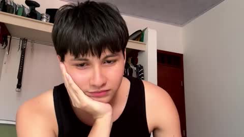 Snapshot of cuddly_and_jinx chatting on March 25, 2:34 pm cuddly_and_jinx online show from March 25, 2:34 pm