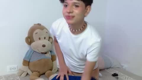 Snapshot of cuddly_twinkie chatting on October 7, 9:45 pm Cuddly online show from October 7, 9:45 pm