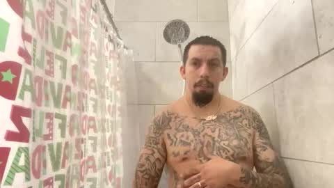 Snapshot of cuete2100 chatting on December 4, 10:18 pm cuete2100 online show from December 4, 10:18 pm