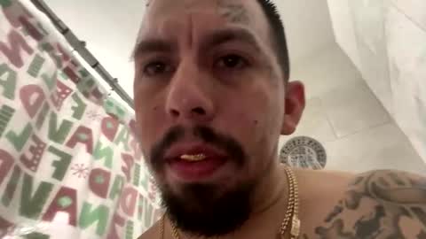 Snapshot of cuete2100 chatting on December 19, 3:24 am cuete2100 online show from December 19, 3:24 am