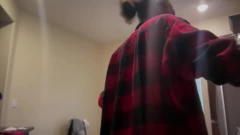 Snapshot of cum2charmxx chatting on January 12, 6:35 pm cum2charmxx online show from January 12, 6:35 pm