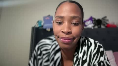 Snapshot of cum2charmxx chatting on January 17, 3:55 am cum2charmxx online show from January 17, 3:55 am