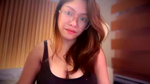 Snapshot of cum_all_over_mmee chatting on April 25, 3:31 am im KIM new girl to spoil online show from April 25, 3:31 am