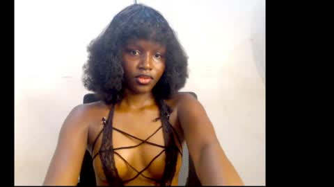 sophie online show from May 25, 6:41 am