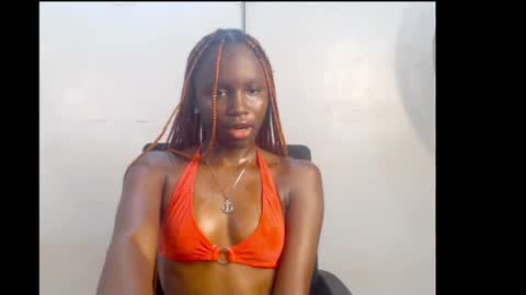 Snapshot of cum_ebony_xsecret chatting on June 18, 6:35 am sophie online show from June 18, 6:35 am