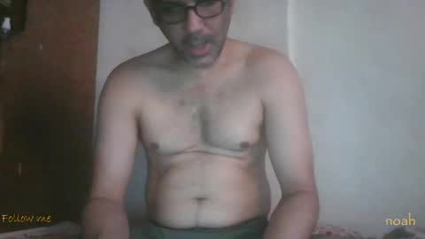 Snapshot of cum_l chatting on April 15, 7:59 am Noha online show from April 15, 7:59 am