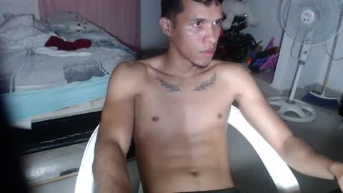 Snapshot of cum_show_4u chatting on October 17, 10:12 pm cum_show_4u online show from October 17, 10:12 pm