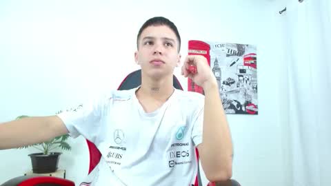 cumandres online show from October 28, 2:09 pm