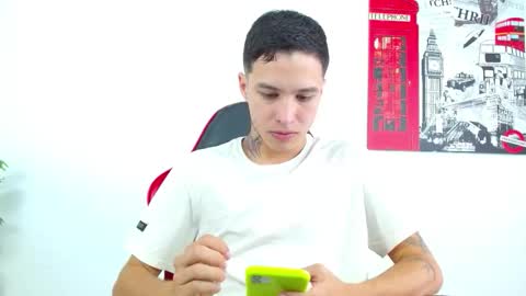 cumandres online show from February 9, 2:43 pm