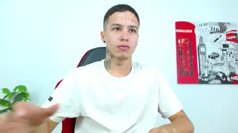 cumandres online show from May 12, 3:09 pm