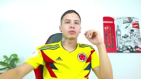 cumandres online show from May 13, 2:58 pm