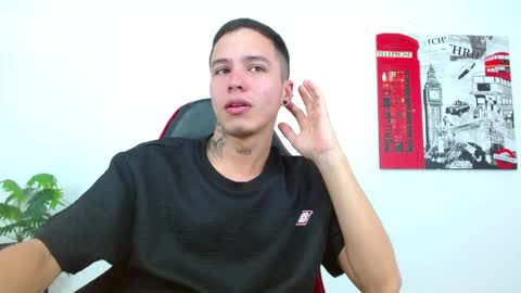 cumandres online show from May 15, 2:57 pm