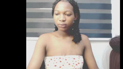 cumebony_petit online show from May 14, 6:53 am