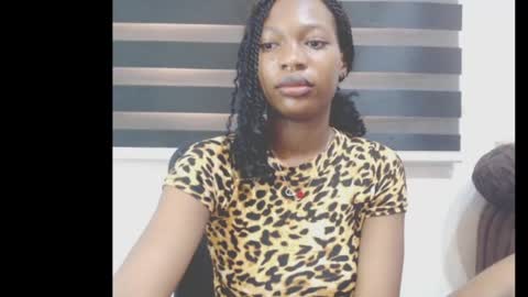 cumebony_petit online show from May 16, 2:16 pm