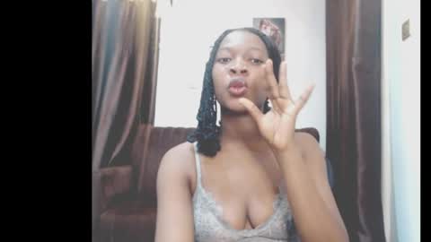cumebony_petit online show from May 19, 6:53 am