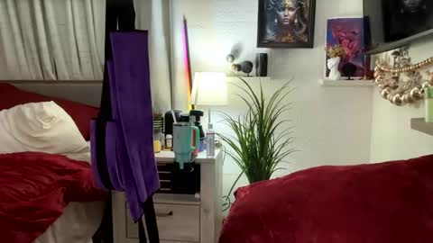 cumguzzlingskank online show from February 8, 9:45 am