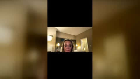 cumguzzlingskank online show from April 4, 5:49 am