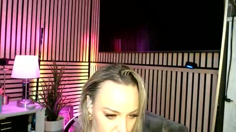 Snapshot of cumguzzlingskank chatting on April 6, 4:46 am cumguzzlingskank online show from April 6, 4:46 am