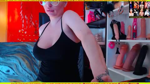 Snapshot of cuminmenowbby chatting on October 25, 10:56 am cuminmenowbby online show from October 25, 10:56 am