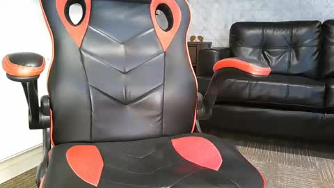 Snapshot of cummichael87 chatting on January 1, 9:20 pm MichellCock online show from January 1, 9:20 pm