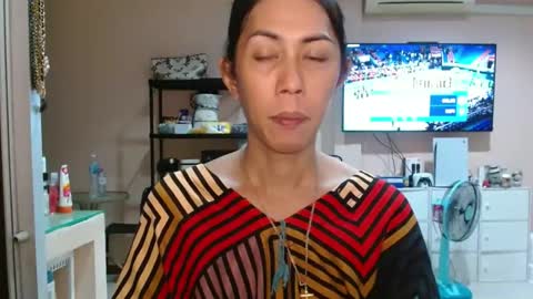 Leah Vergara online show from October 6, 11:40 am