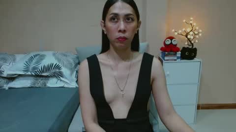 Leah Vergara online show from April 3, 11:41 am