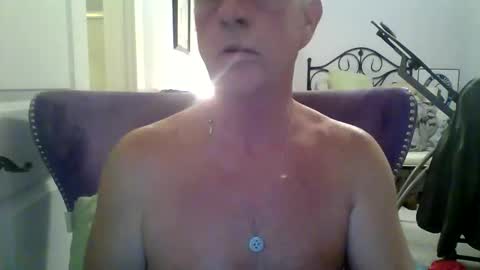 Snapshot of cumngetit910 chatting on January 5, 8:56 pm cumngetit910 online show from January 5, 8:56 pm