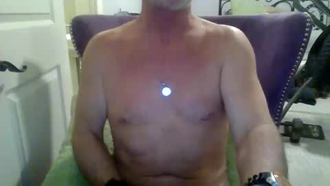 Snapshot of cumngetit910 chatting on February 8, 9:07 pm cumngetit910 online show from February 8, 9:07 pm