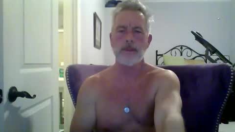 Snapshot of cumngetit910 chatting on February 16, 9:00 pm cumngetit910 online show from February 16, 9:00 pm