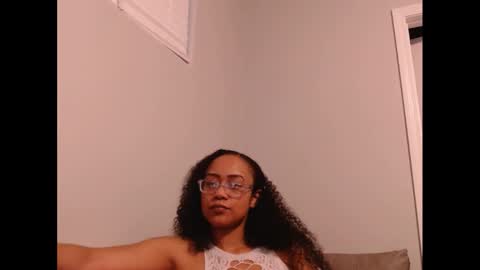 Nia Reese online show from February 17, 3:25 am