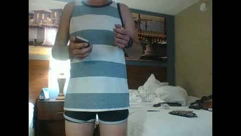 Snapshot of cumslutboi27 chatting on February 10, 7:36 am cumslutboi27 online show from February 10, 7:36 am
