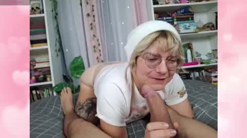 Snapshot of cumslutpawg chatting on October 19, 3:34 pm cumslutpawg online show from October 19, 3:34 pm