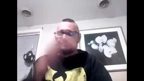 Snapshot of cuntreeboy68 chatting on November 1, 3:30 am Bash online show from November 1, 3:30 am