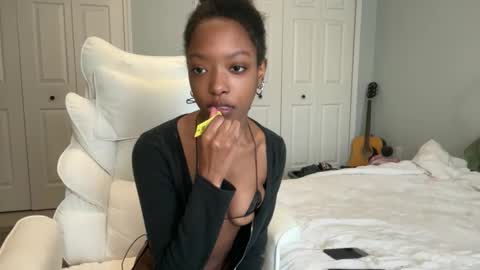 Anna online show from October 25, 5:19 pm