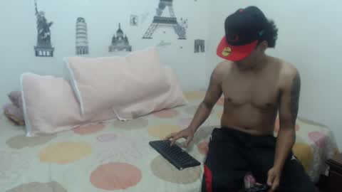Snapshot of cuoople_sexxy1 chatting on January 9, 12:35 am cuoople sexy1shirly and felo online show from January 9, 12:35 am