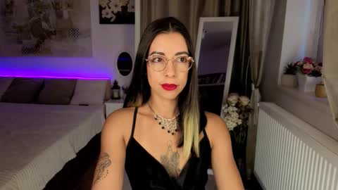 Snapshot of cupcake_comet1 chatting on September 23, 7:11 am Evelyn online show from September 23, 7:11 am