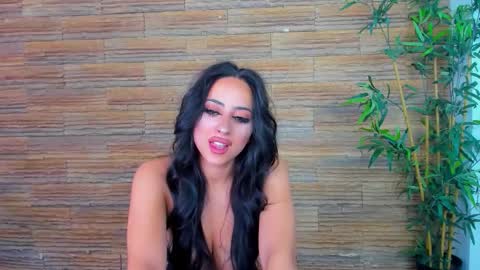 Snapshot of cupcake_izzy chatting on October 28, 5:33 am cupcake_izzy online show from October 28, 5:33 am