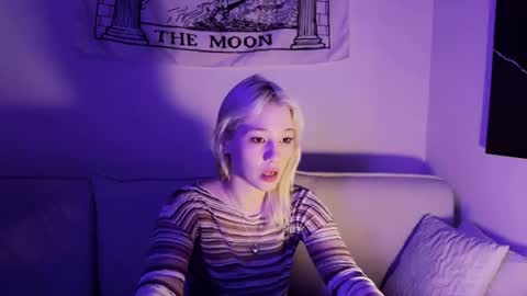 Snapshot of cupcakesoul chatting on June 21, 8:22 pm cupcakesoul online show from June 21, 8:22 pm