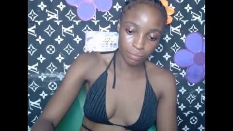 Snapshot of cupidxdoll chatting on February 14, 7:33 pm cupidxdoll online show from February 14, 7:33 pm