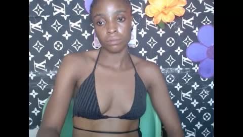 Snapshot of cupidxdoll chatting on February 15, 4:12 pm cupidxdoll online show from February 15, 4:12 pm