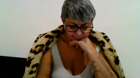 Snapshot of cuplu4346529860 chatting on December 1, 5:46 pm couple online show from December 1, 5:46 pm