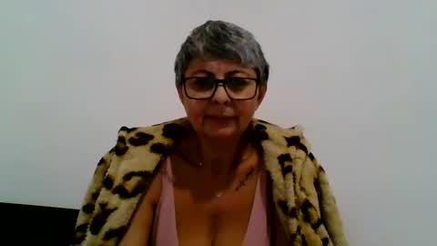 Snapshot of cuplu4346529860 chatting on December 7, 4:25 pm couple online show from December 7, 4:25 pm