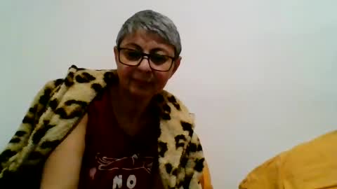 Snapshot of cuplu4346529860 chatting on December 13, 5:54 pm couple online show from December 13, 5:54 pm