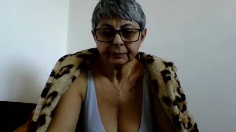 Snapshot of cuplu4346529860 chatting on January 2, 11:41 am couple online show from January 2, 11:41 am