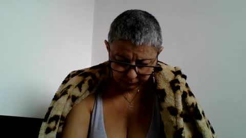 Snapshot of cuplu4346529860 chatting on January 23, 10:32 am couple online show from January 23, 10:32 am