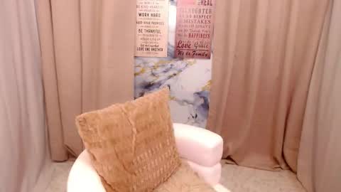 Xyrien online show from May 4, 11:23 pm