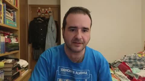 curiosillo1983 online show from April 29, 5:30 pm